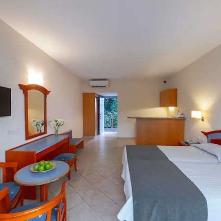 Melissi & Hotell 4*