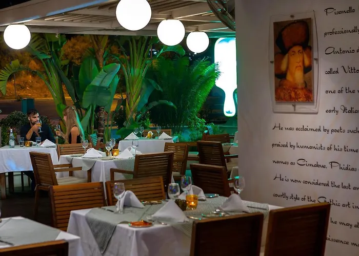 Melissi & 4* Aya Napa